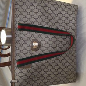 Gucci Plus Tote With Sherry Line Straps